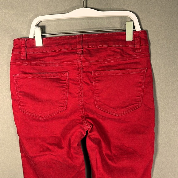 Makers of True Originals women’s red jeans. Stretch, skinny, 28” waist. - Picture 3 of 6